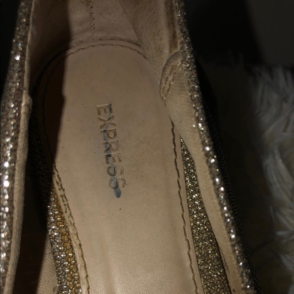 Beautiful and dressy flats